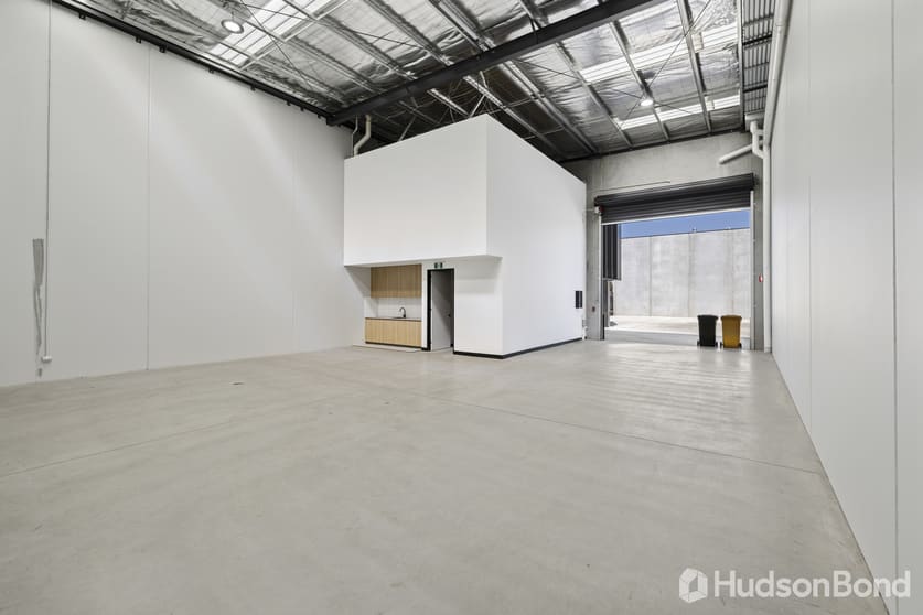 Click to view all images 27/74 Willandra Drive Epping VIC 3076 - Image 2