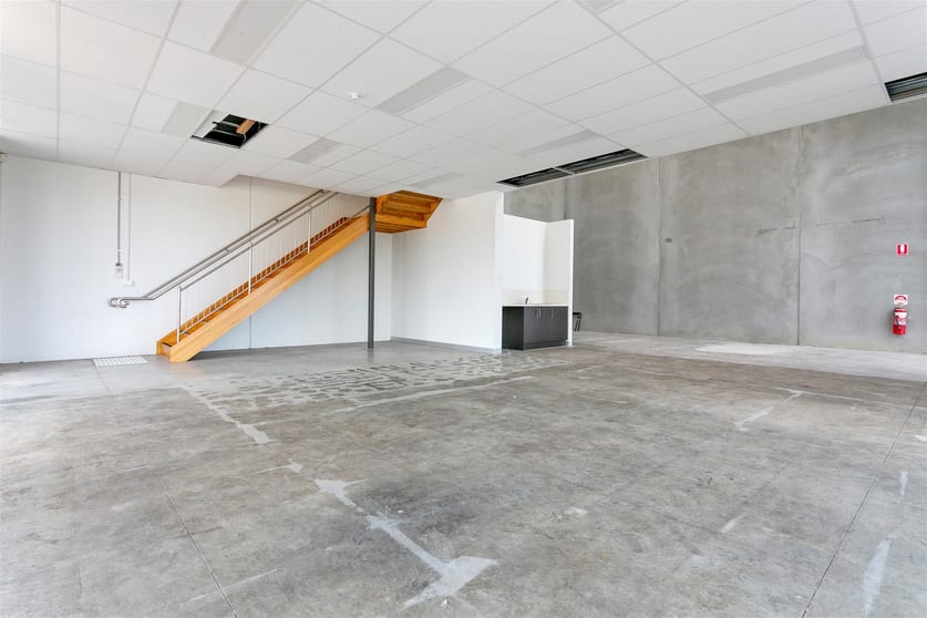 Click to view all images 17 Lester Altona North VIC 3025 - Image 3