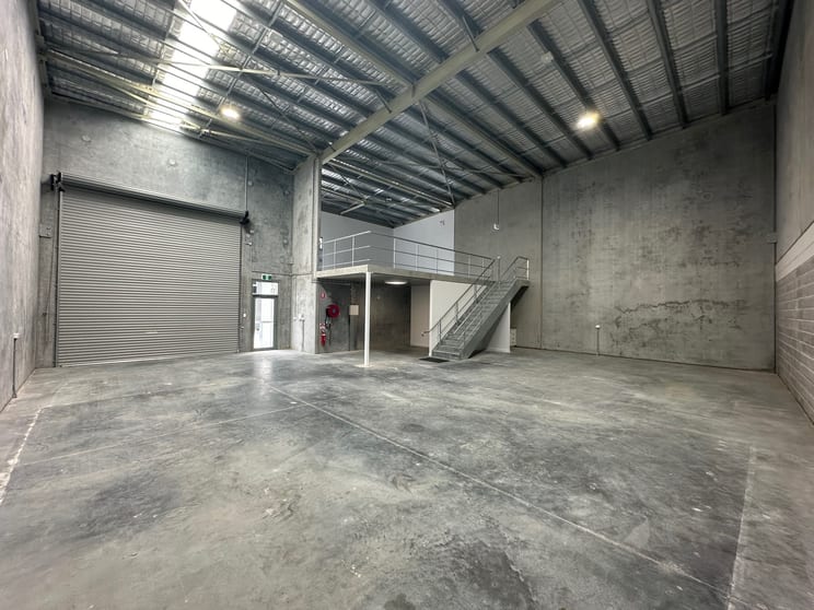 Click to view all images 11/21 Doyle Avenue Unanderra NSW 2526 - Image 2