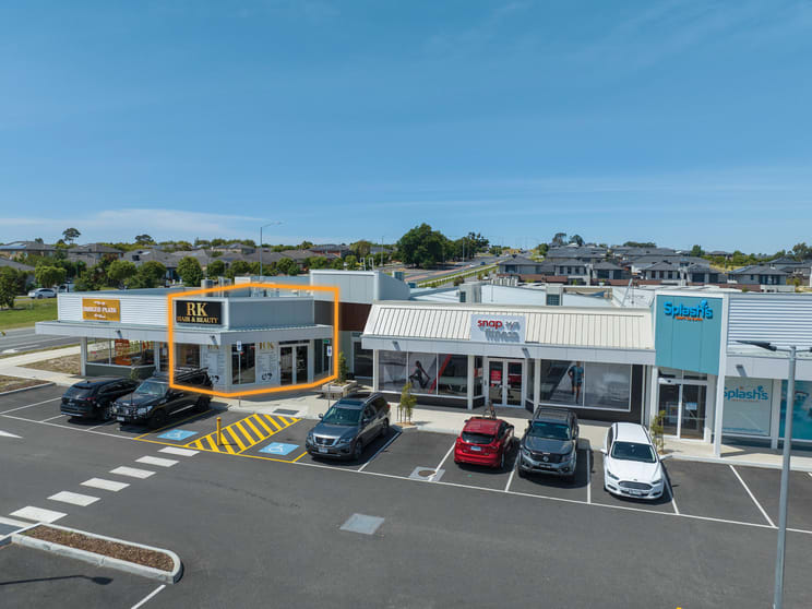 Click to view all images 2/121 Grices Road Clyde North VIC 3978 - Image 2