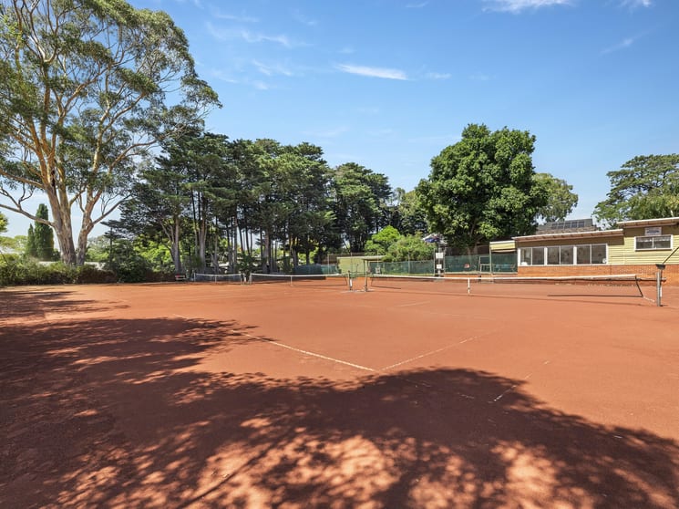 Click to view all images 12-14 Rosslyn Street Blackburn South VIC 3130 - Image 2