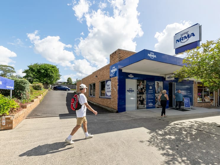 Click to view all images 71 Kinghorne Street Nowra NSW 2541 - Image 3
