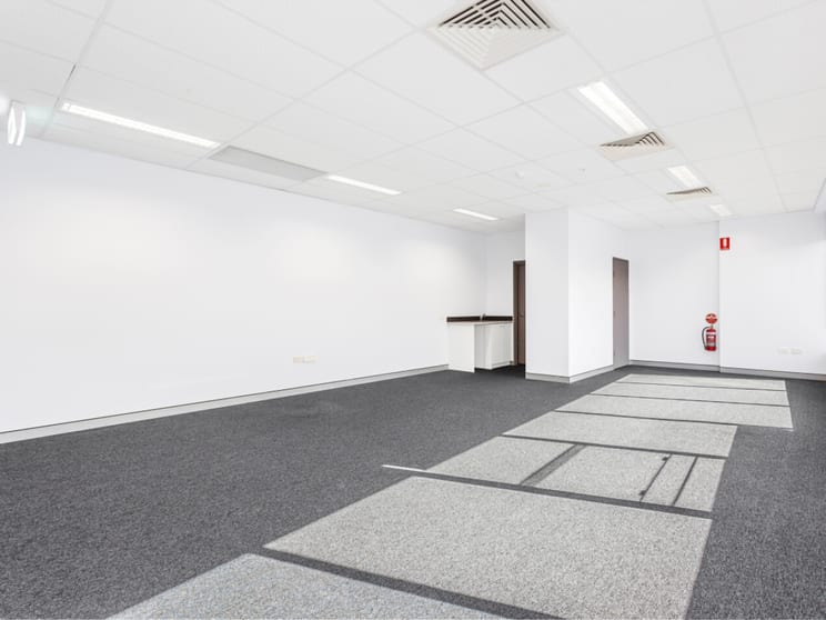 Click to view all images 4.13/33 Lexington Drive Bella Vista NSW 2153 - Image 3