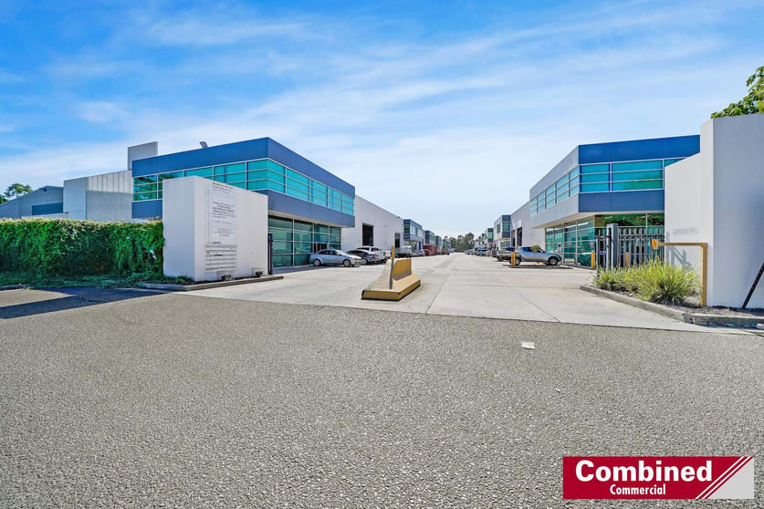 Click to view all images 24/19 Aero Road Ingleburn NSW 2565 - Image 1