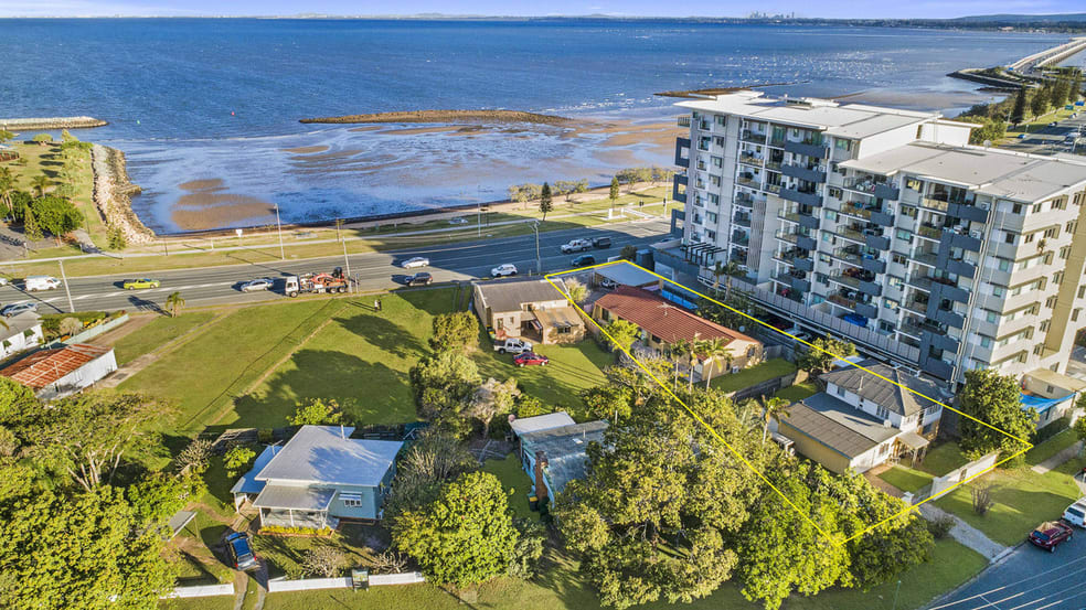 Click to view all images 88 Hornibrook Esplanade Clontarf QLD 4019 - Image 2