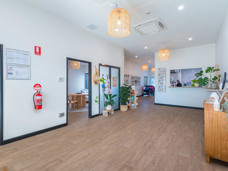 Click to view all images 121 Moorpark Avenue Yanchep WA 6035 - Image 3