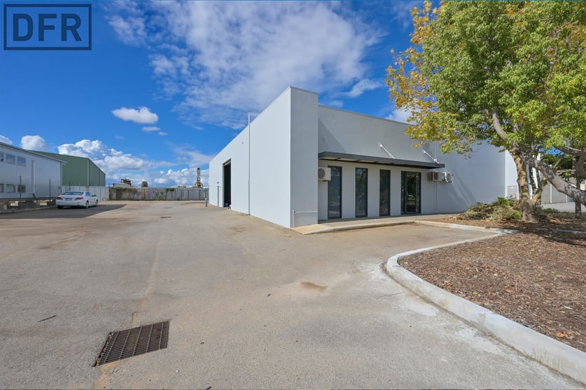 Click to view all images 13 Paxton Way Port Kennedy WA 6172 - Image 1