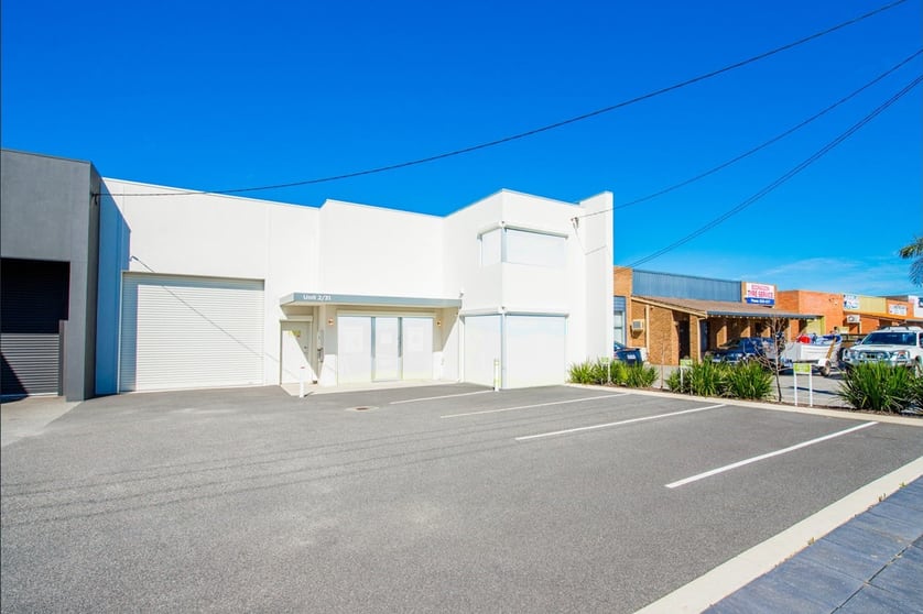 Click to view all images 2/31 Shields Crescent Booragoon WA 6154 - Image 1