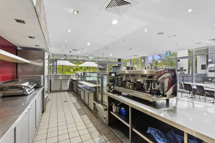Click to view all images 2101/4 Daydream St Warriewood NSW 2102 - Image 3