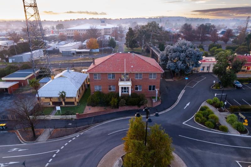 Click to view all images 154 Peisley Street Orange NSW 2800 - Image 2