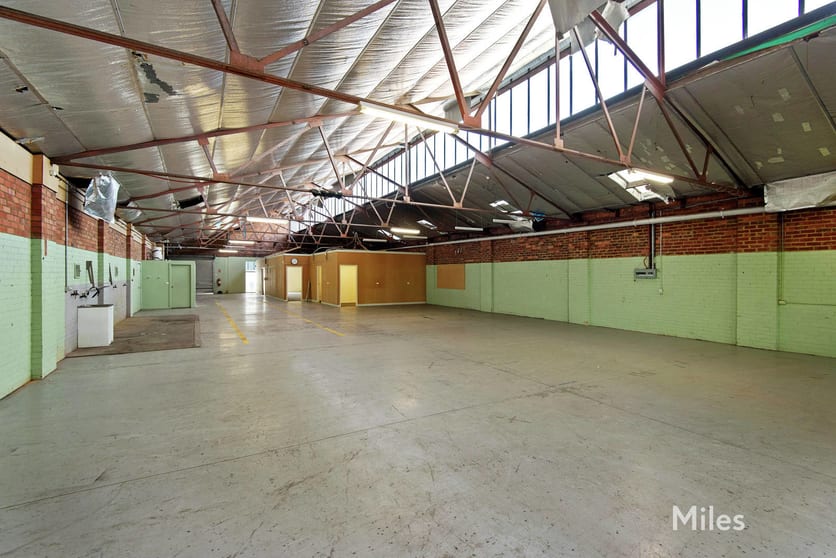 Click to view all images 625 Waterdale Road Heidelberg West VIC 3081 - Image 2