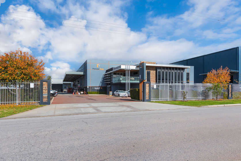 Click to view all images 18 Casino Street Welshpool WA 6106 - Image 3