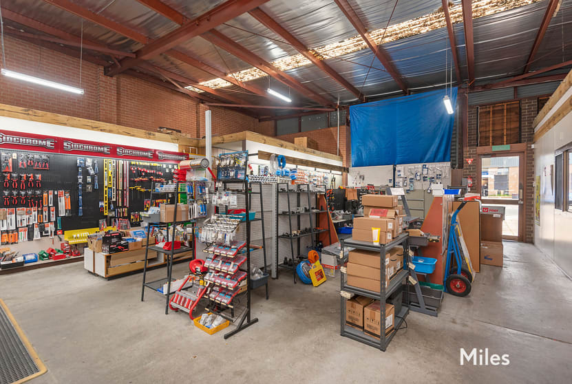Click to view all images 25 Culverlands Street Heidelberg West VIC 3081 - Image 2