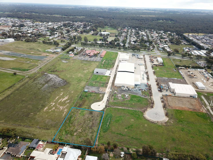 Click to view all images 9/7910 Goulburn valley... Highway Kialla VIC 3631 - Image 2