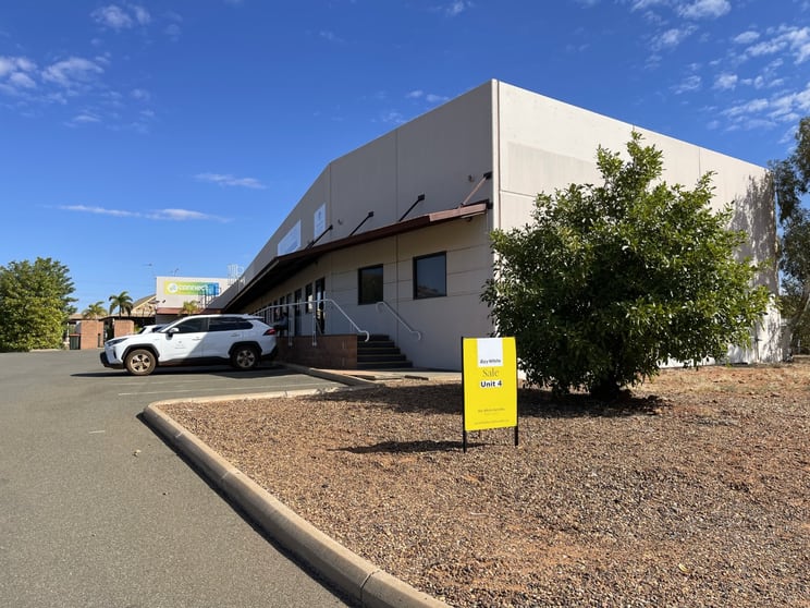 Click to view all images 4/28-32 Degrey Place Karratha WA 6714 - Image 2