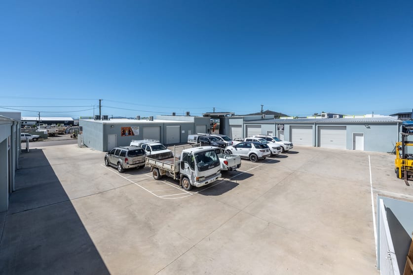Click to view all images 2/30 Civil Road Garbutt QLD 4814 - Image 3