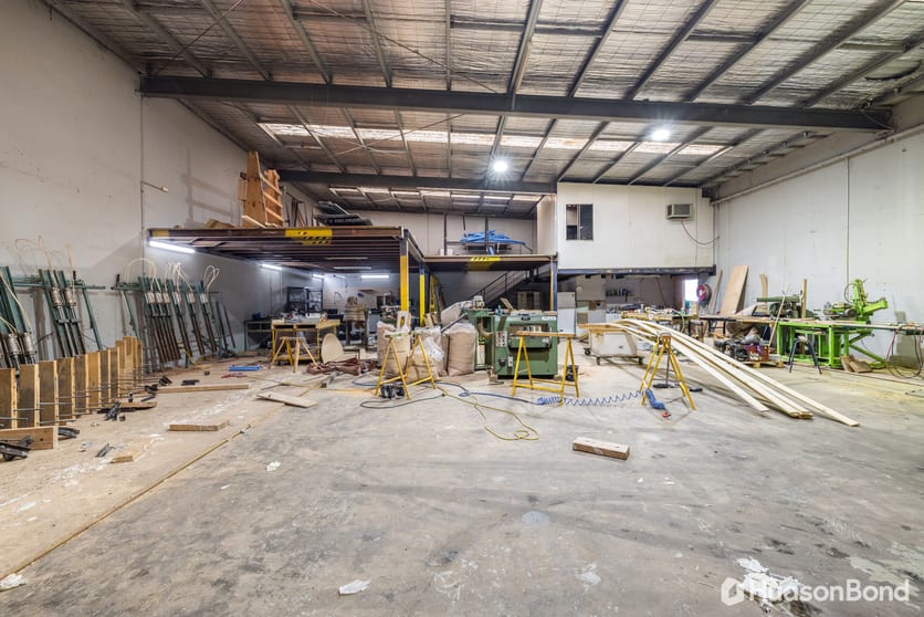 Click to view all images 4/13 Gatwick Road Bayswater North VIC 3153 - Image 2