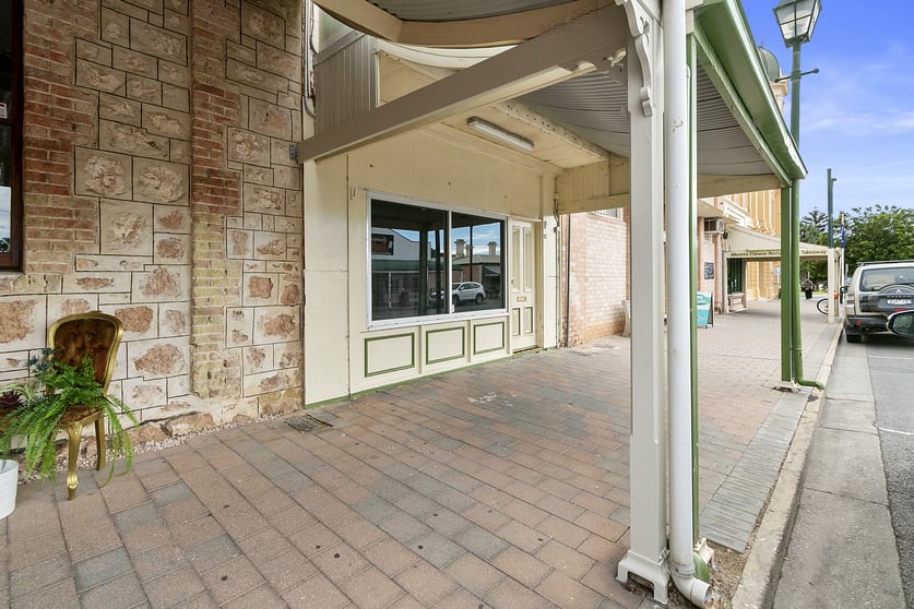 Click to view all images 61 George Street Moonta SA 5558 - Image 2