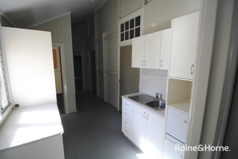 Click to view all images 130 - 162 Kingaroy Street Kingaroy QLD 4610 - Image 2