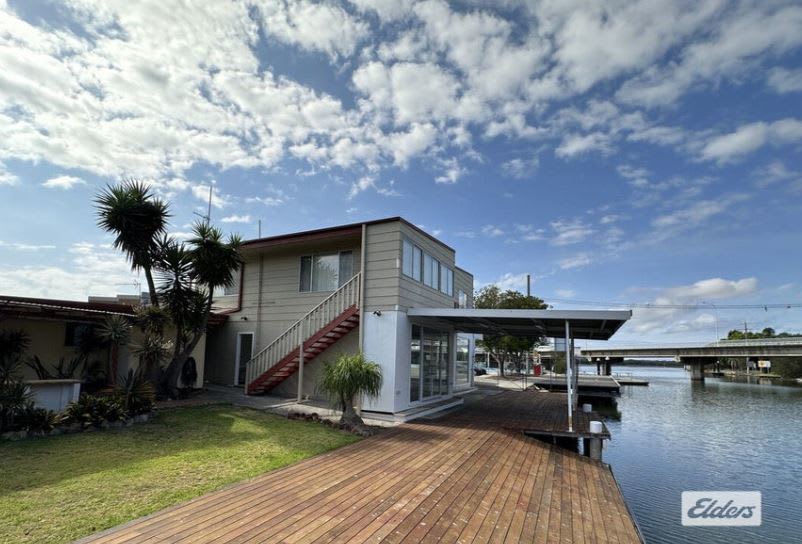 Click to view all images 2 Ocean Street Budgewoi NSW 2262 - Image 1
