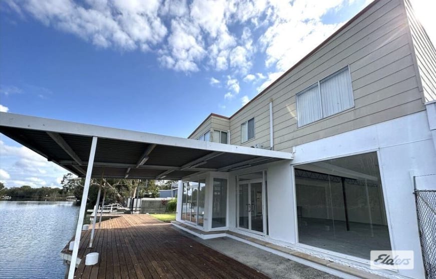 Click to view all images 2 Ocean Street Budgewoi NSW 2262 - Image 2