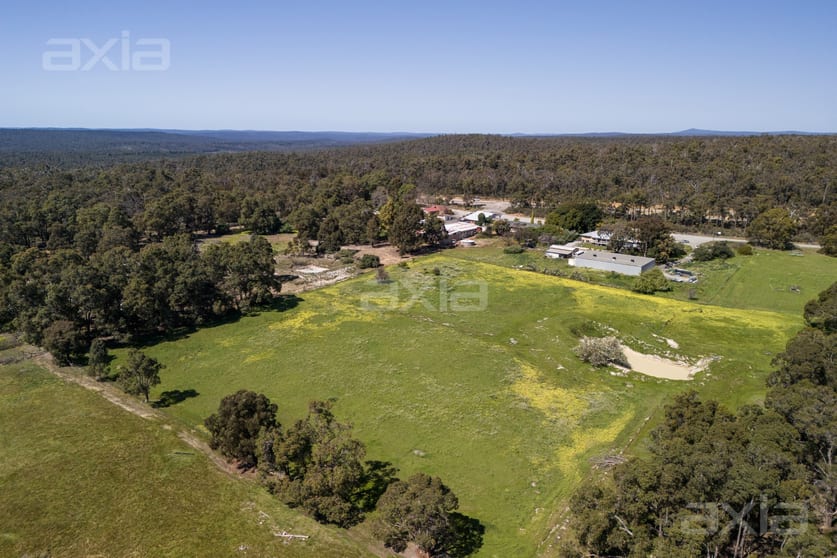Click to view all images 465 Stonehouse Loop Sawyers Valley WA 6074 - Image 3