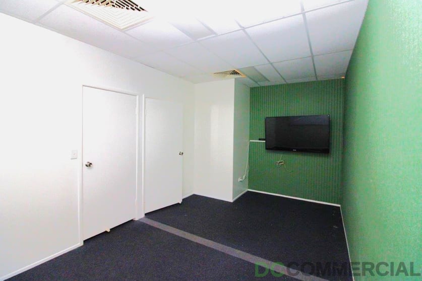 Click to view all images 22/489-491 South Street Harristown QLD 4350 - Image 3