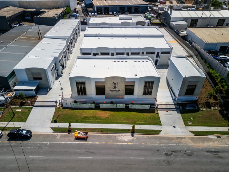 Click to view all images 4/5 Bailey Crescent Southport QLD 4215 - Image 3