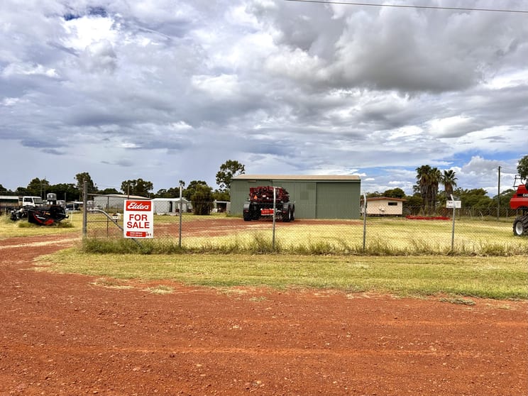 Click to view all images 109-117 Grey Street St George QLD 4487 - Image 1