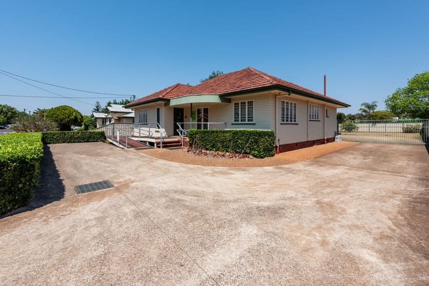 Click to view all images 13 William St Kingaroy QLD 4610 - Image 3