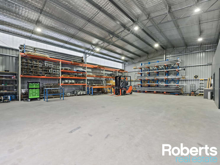 17 East Goderich Street Deloraine TAS 7304 - Image 2