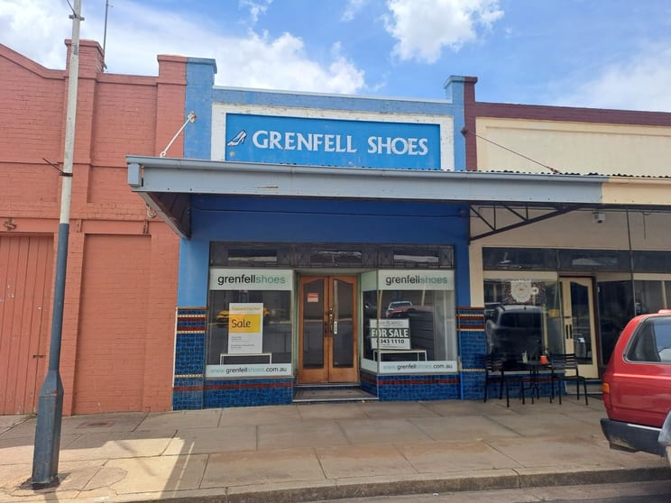 Click to view all images 148 Burrangong Street Grenfell NSW 2810 - Image 3
