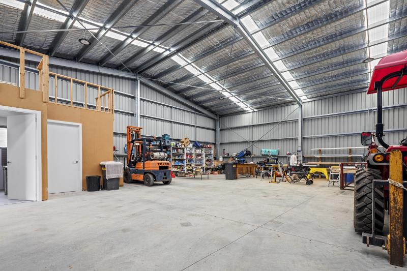 Click to view all images Unit 2/4 Legana Park Drive Legana TAS 7277 - Image 2