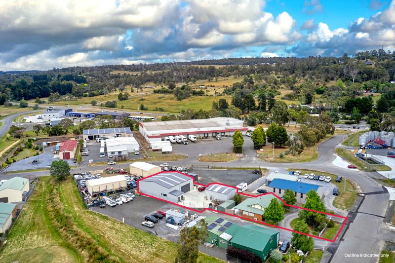 Click to view all images Unit 2/4 Legana Park Drive Legana TAS 7277 - Image 3