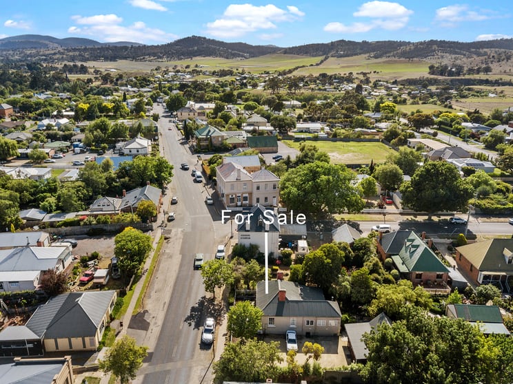 Click to view all images 1/32 Bridge Street Richmond TAS 7025 - Image 3