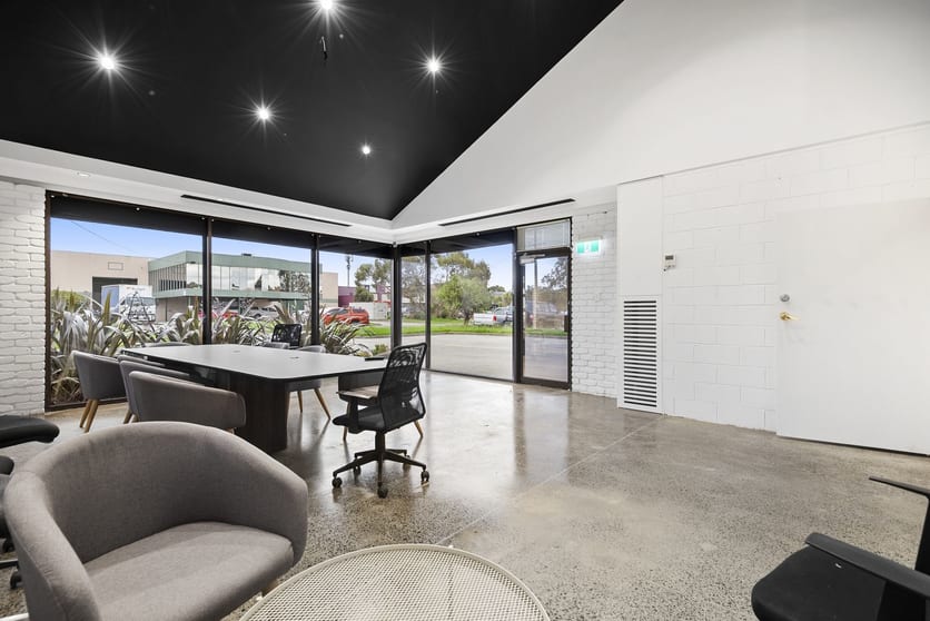 Click to view all images 21 Jarrah Drive Braeside VIC 3195 - Image 1