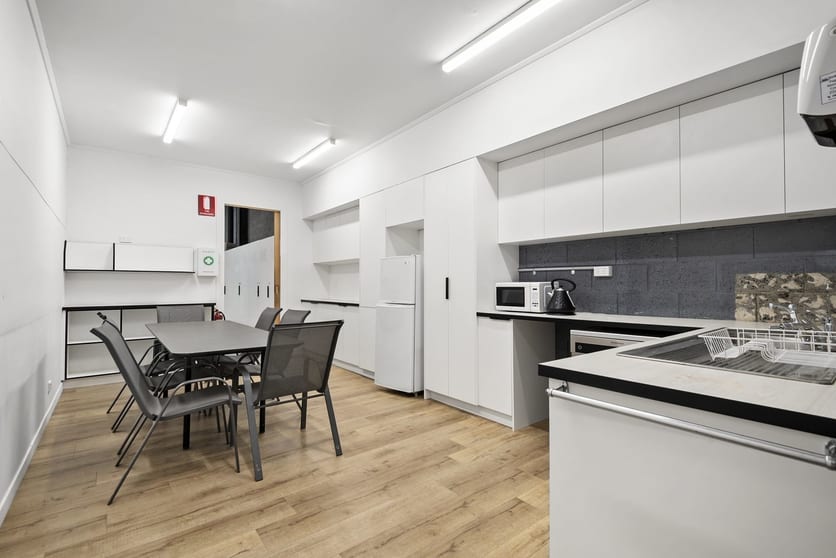 Click to view all images 21 Jarrah Drive Braeside VIC 3195 - Image 3