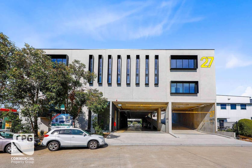 Click to view all images 27 Wurrook Circuit Caringbah NSW 2229 - Image 2
