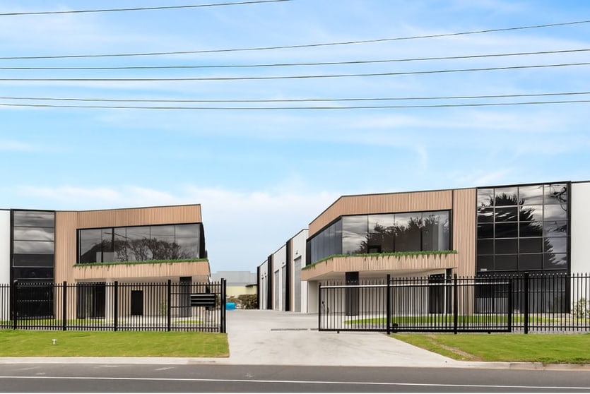 Click to view all images 8/9 Henry Wilson Drive Rosebud VIC 3939 - Image 1