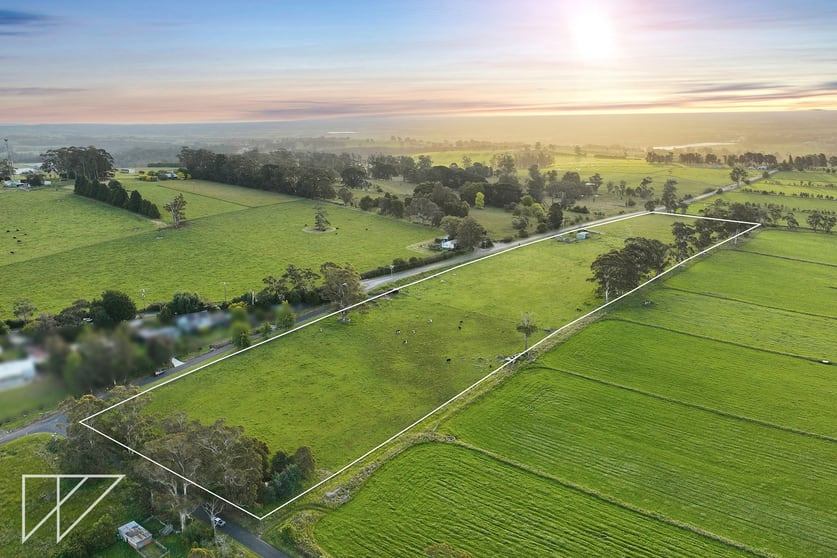 Click to view all images 61A Longwarry-Drouin Road Drouin VIC 3818 - Image 2