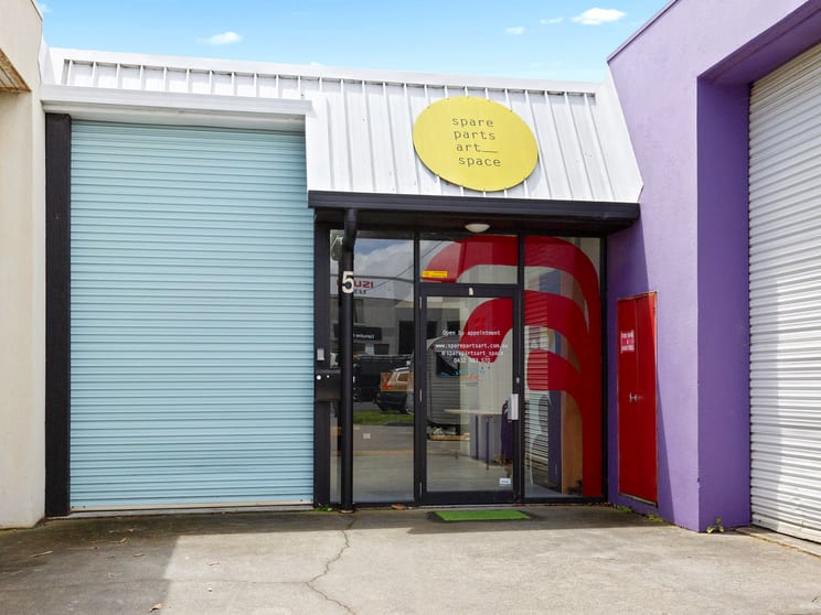 Click to view all images Factory 5/11 - 13 Diane Street Mornington VIC 3931 - Image 2
