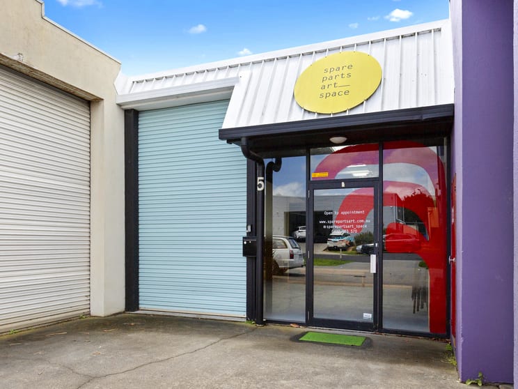 Click to view all images Factory 5/11 - 13 Diane Street Mornington VIC 3931 - Image 1