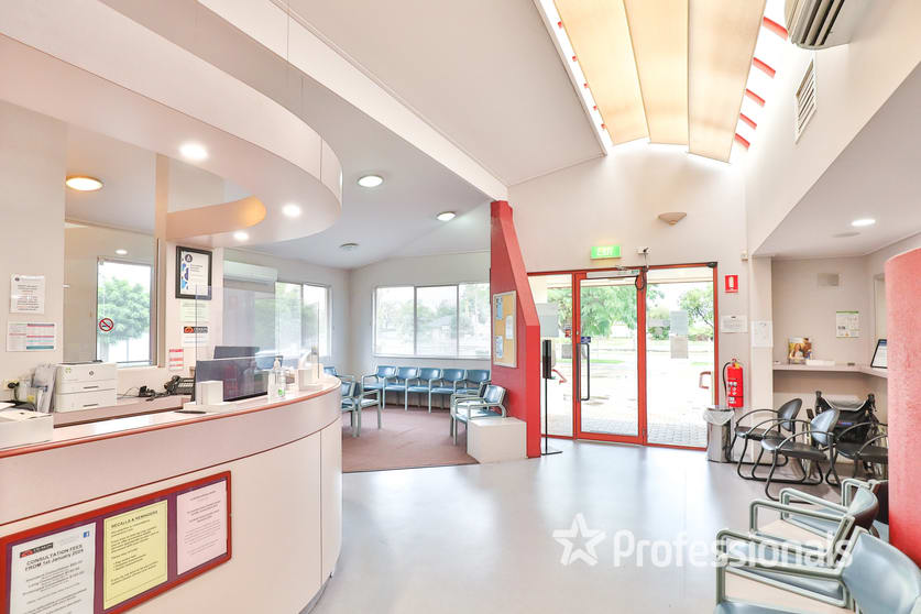 Click to view all images 255 Deakin Avenue Mildura VIC 3500 - Image 3