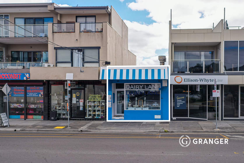 Click to view all images 27 Pier Street Dromana VIC 3936 - Image 2