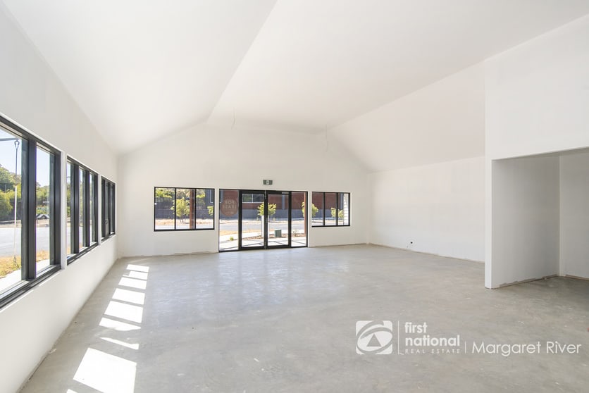 Click to view all images 1 & 4/90 Bussell Highway Cowaramup WA 6284 - Image 3
