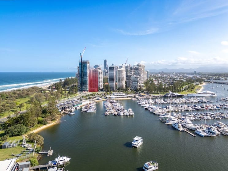 Click to view all images 15 Cunningham Avenue Main Beach QLD 4217 - Image 2