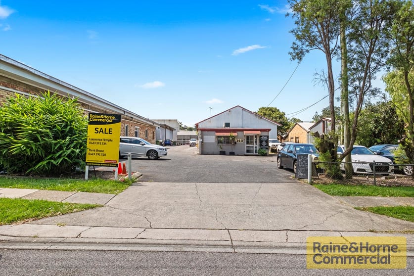 Click to view all images 140 Edmondstone Street Wilston QLD 4051 - Image 2