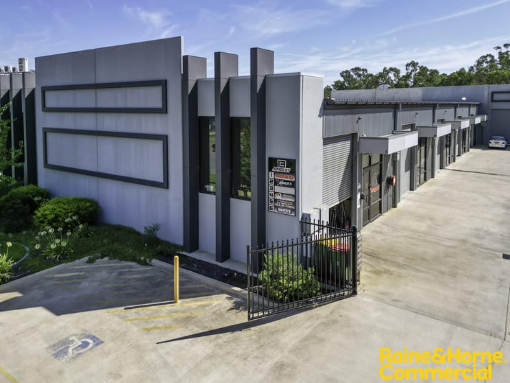 Click to view all images 5/13 Jones Street Wagga Wagga NSW 2650 - Image 2