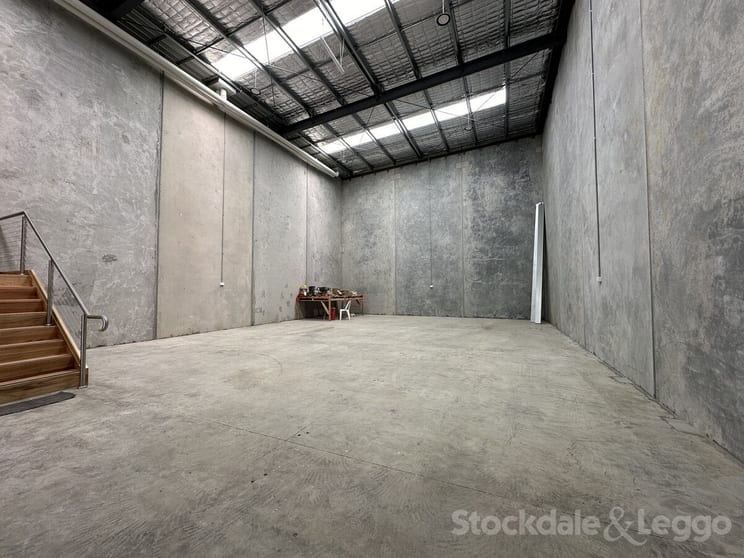 Click to view all images 5a/3 Hampden Road Cranbourne West VIC 3977 - Image 3