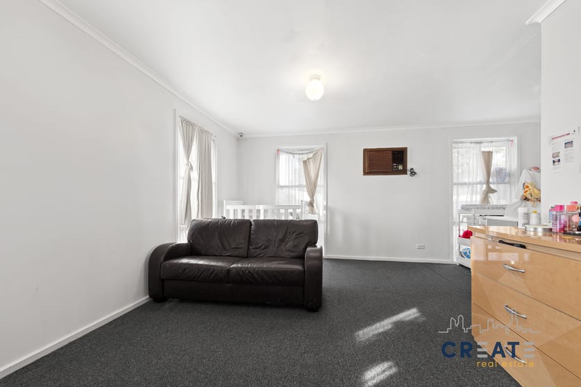 Click to view all images 2 - 4 Howitt Crescent Sunshine West VIC 3020 - Image 3